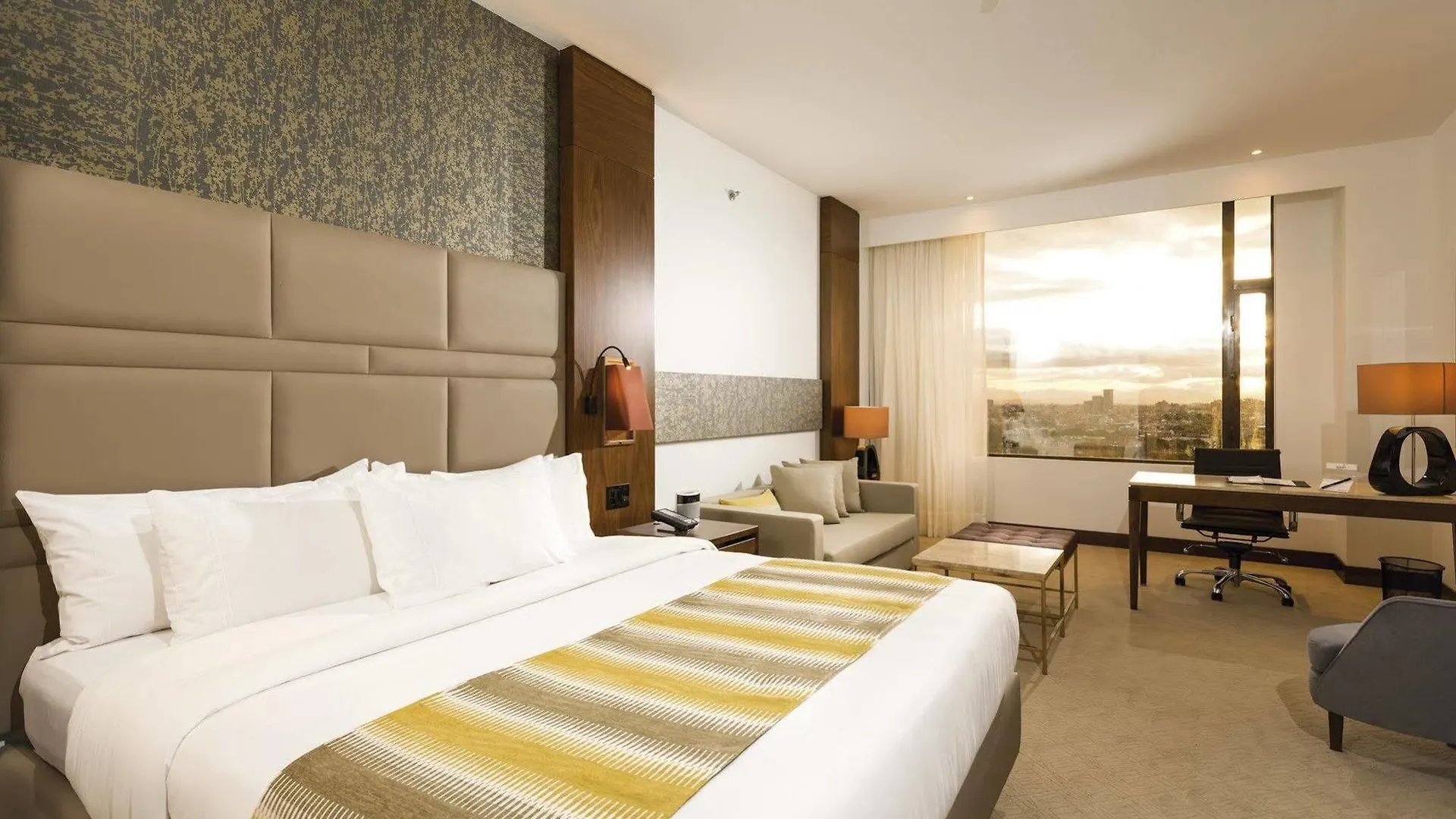 Nh Collection Bogota Royal Teleport Hotel 5*,